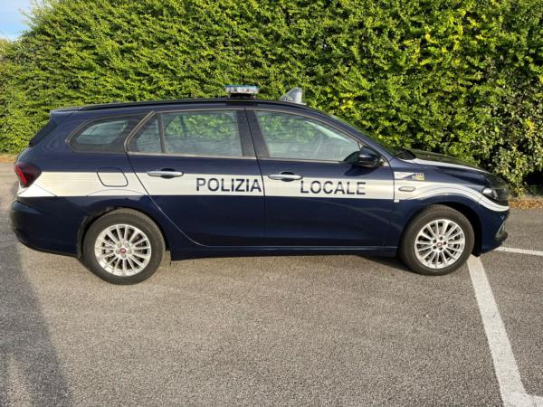 polizia-locale-allestimento-cella-di-detenzione-polizia-dal-bo-mobility-allestimenti-veicoli-speciali-soccorso (12) 
